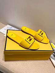 Fendi SIGNATURE Yellow leather slides - 8R8136AE7TF0VVA - 2