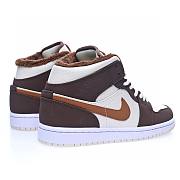 Air Jordan 1 Mid Brown Fleece - DO6699-200 - 2