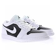 Air Jordan 1 Low Panda  - DC0774-100 - 4