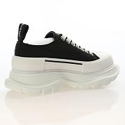 Alexander McQueen Tread Slick Low Lace Up Black White FW21 - 611705W4MV21070 - 3