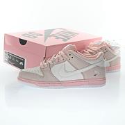 Nike SB Dunk Low Pink Pigeon - BV1310-012 - 2