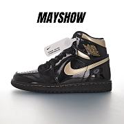 Air Jordan 1 Retro High Black Metallic Gold - 555088-032 - 1