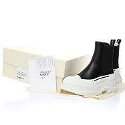 	 Alexander McQueen Tread Slick Ankle Boot Black White - 635714WHZ611071 - 4