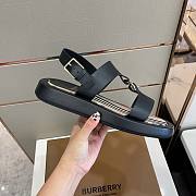 Burberry Chain-link Detail Flat Sandals - 4