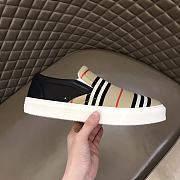 Burberry Beige Black Icon Stripe Thompson Slip On - 5