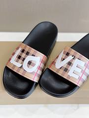 Burberry Embossed Love Logo Slides Archive Beige - 5